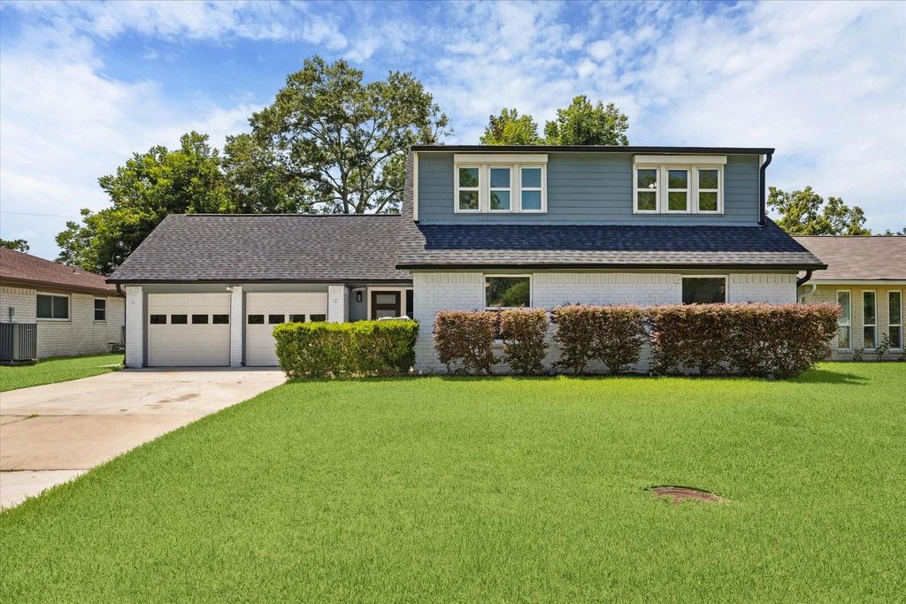 813 W Galveston Street, League City, TX 77573