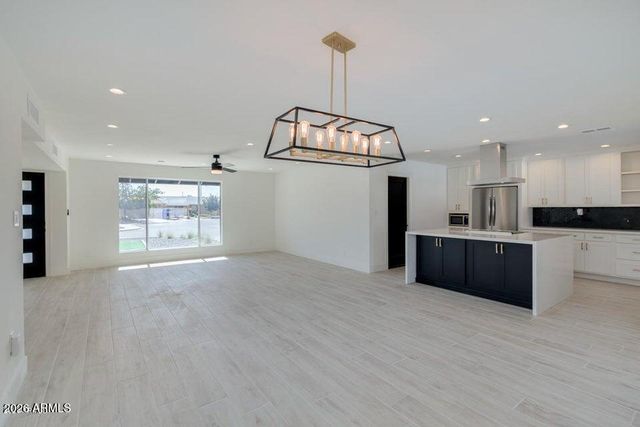 7914 E HUBBELL Street, Scottsdale, AZ 85257