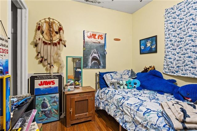 7435 Reeds Lane, Overland Park, KS 66204