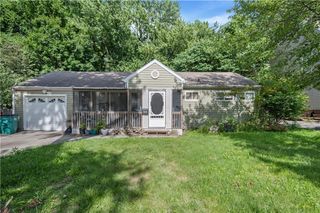 7435 Reeds Lane, Overland Park, KS 66204