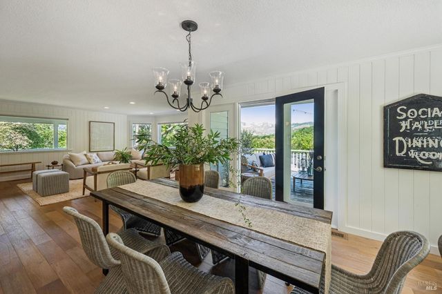 2546 Cresta Rd, Santa Rosa, CA 95404