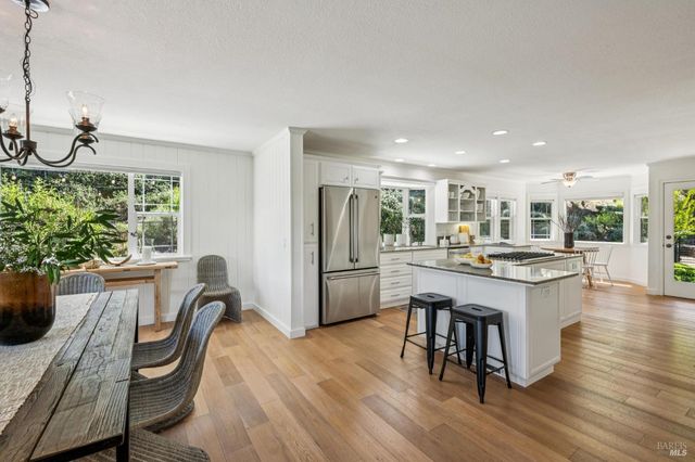 2546 Cresta Rd, Santa Rosa, CA 95404