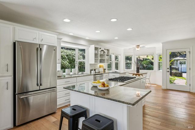 2546 Cresta Rd, Santa Rosa, CA 95404