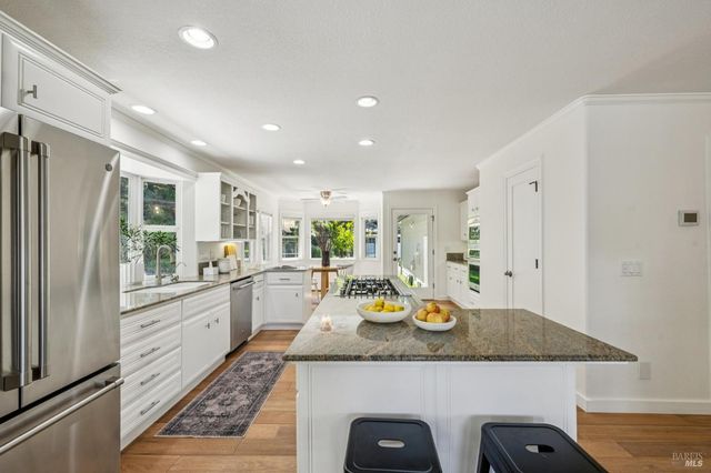 2546 Cresta Rd, Santa Rosa, CA 95404