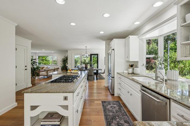 2546 Cresta Rd, Santa Rosa, CA 95404