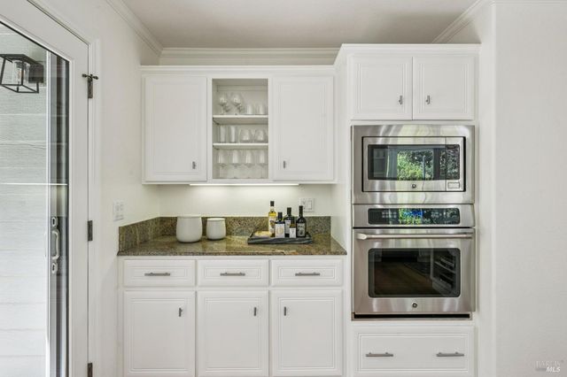 2546 Cresta Rd, Santa Rosa, CA 95404