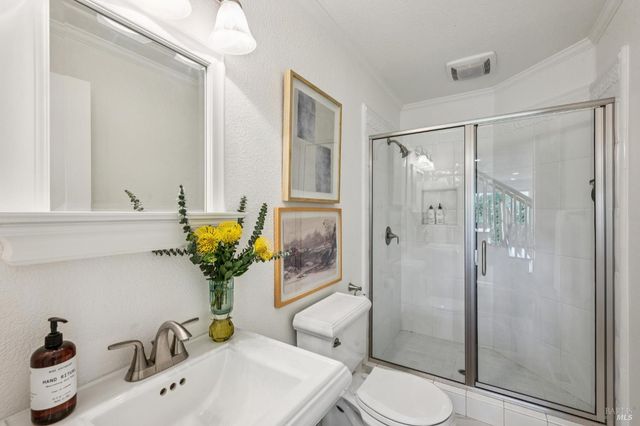 2546 Cresta Rd, Santa Rosa, CA 95404