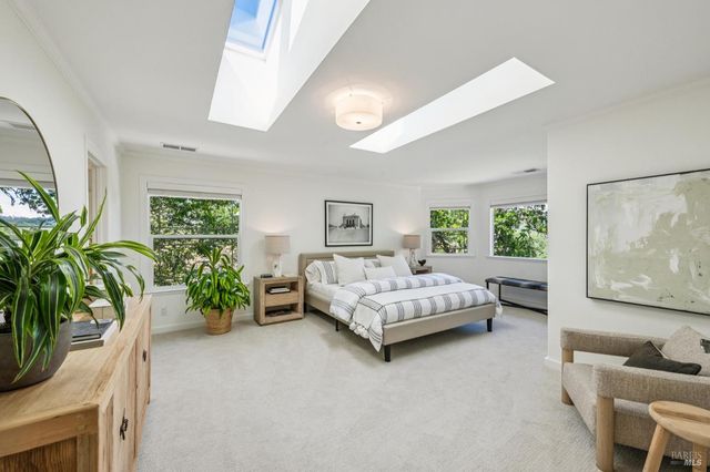 2546 Cresta Rd, Santa Rosa, CA 95404