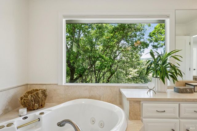 2546 Cresta Rd, Santa Rosa, CA 95404