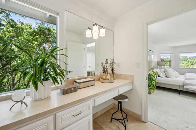 2546 Cresta Rd, Santa Rosa, CA 95404