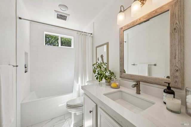 2546 Cresta Rd, Santa Rosa, CA 95404