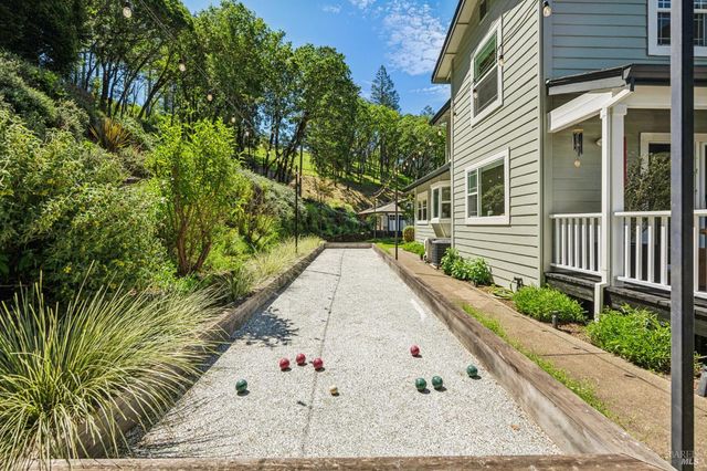 2546 Cresta Rd, Santa Rosa, CA 95404