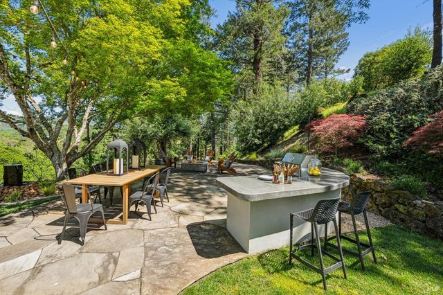 2546 Cresta Rd, Santa Rosa, CA 95404