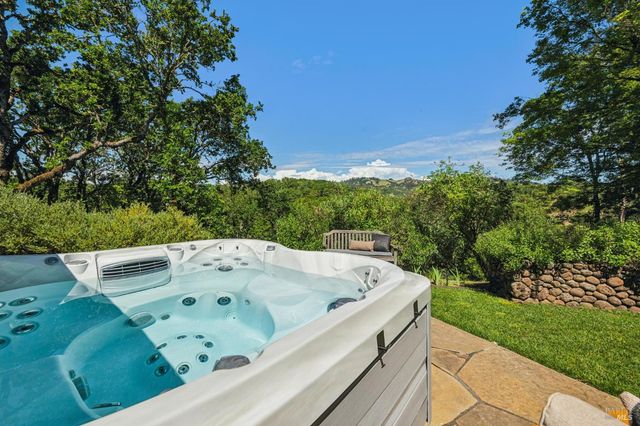 2546 Cresta Rd, Santa Rosa, CA 95404