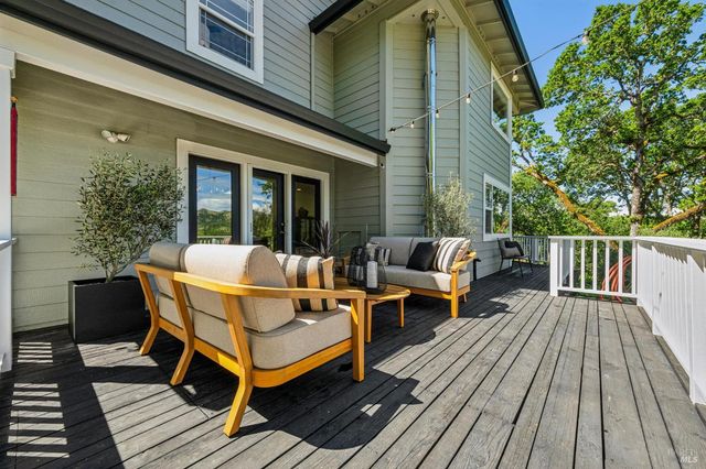 2546 Cresta Rd, Santa Rosa, CA 95404