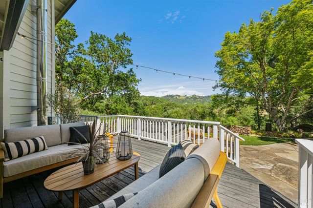 2546 Cresta Rd, Santa Rosa, CA 95404