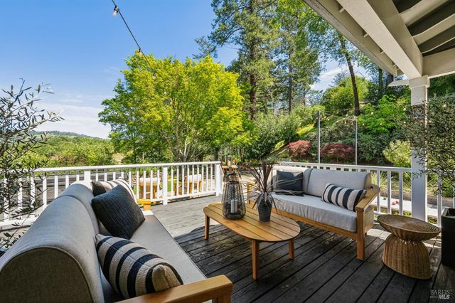 2546 Cresta Rd, Santa Rosa, CA 95404