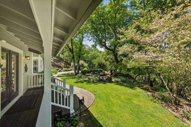 2546 Cresta Rd, Santa Rosa, CA 95404