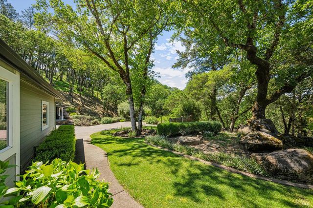 2546 Cresta Rd, Santa Rosa, CA 95404