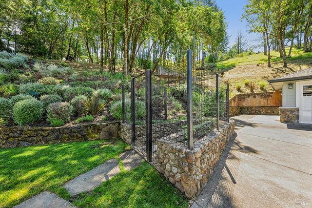 2546 Cresta Rd, Santa Rosa, CA 95404