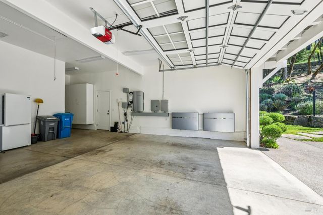 2546 Cresta Rd, Santa Rosa, CA 95404