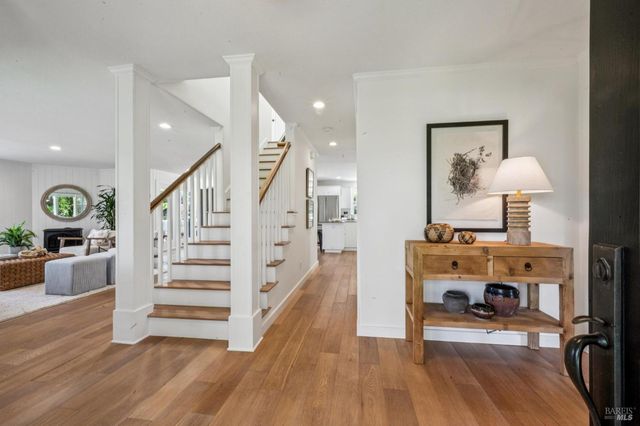 2546 Cresta Rd, Santa Rosa, CA 95404