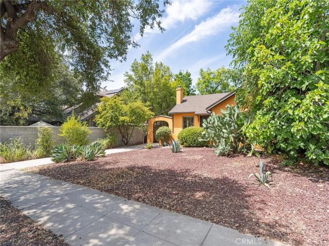 1815 N Michigan Avenue, Pasadena, CA 91104