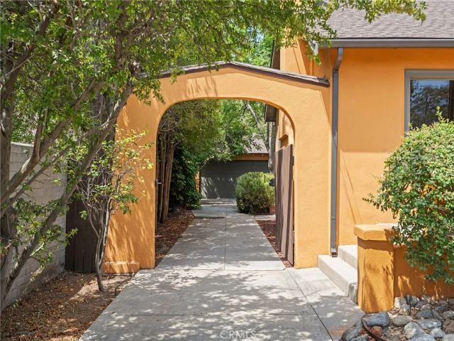 1815 N Michigan Avenue, Pasadena, CA 91104