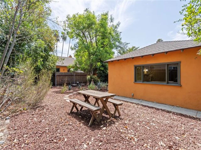 1815 N Michigan Avenue, Pasadena, CA 91104