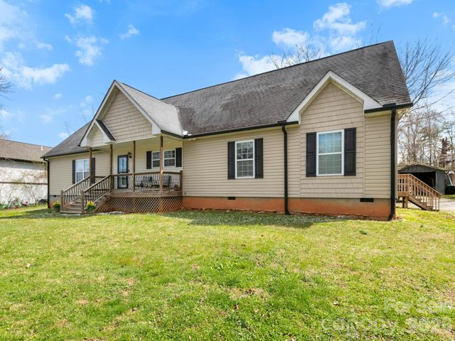 28 Chapel Park Road, Asheville, NC 28803