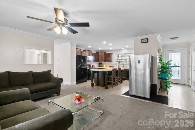 28 Chapel Park Road, Asheville, NC 28803