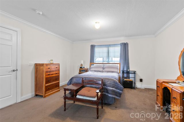 28 Chapel Park Road, Asheville, NC 28803