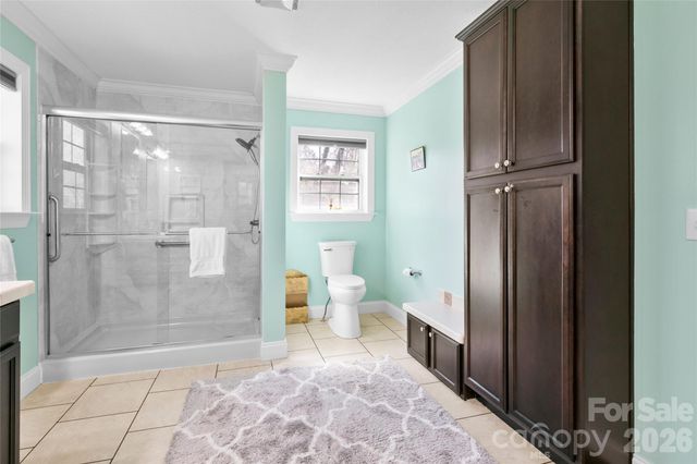 28 Chapel Park Road, Asheville, NC 28803