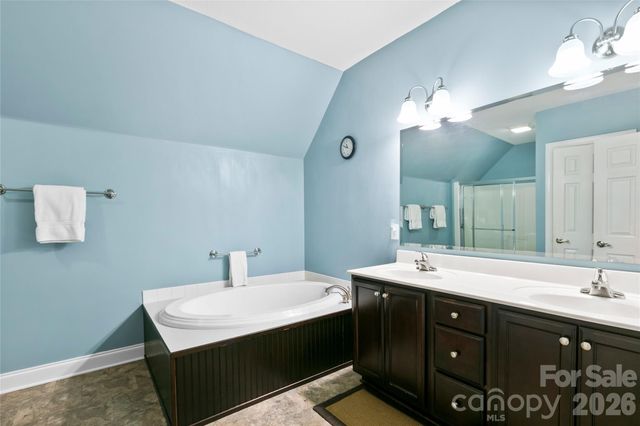 28 Chapel Park Road, Asheville, NC 28803