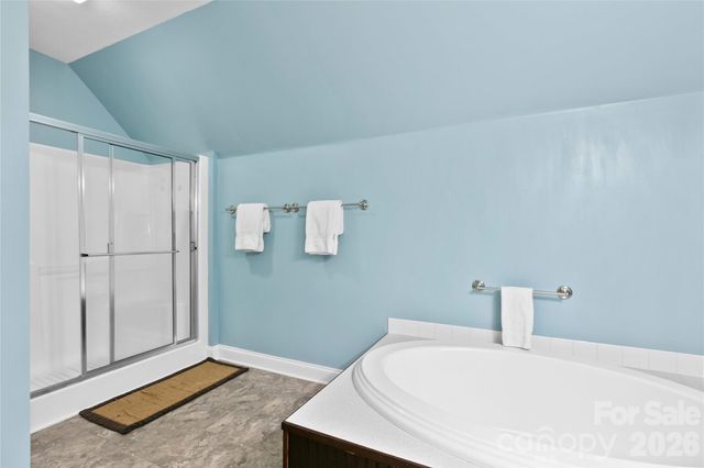 28 Chapel Park Road, Asheville, NC 28803