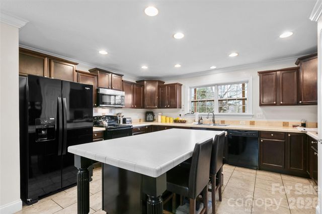 28 Chapel Park Road, Asheville, NC 28803