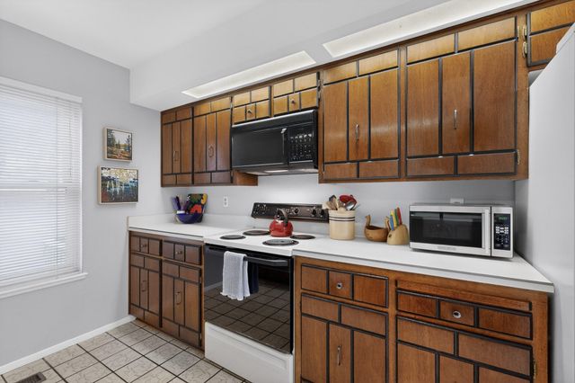 7012 Arroyo Del Oso Avenue NE, Albuquerque, NM 87109