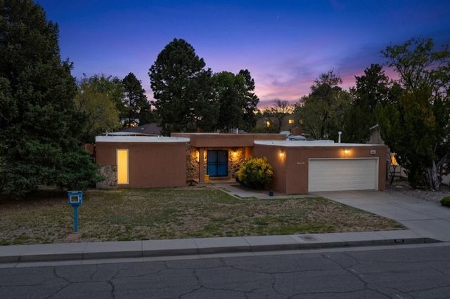 7012 Arroyo Del Oso Avenue NE, Albuquerque, NM 87109