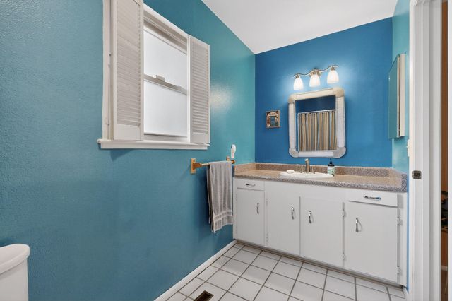 7012 Arroyo Del Oso Avenue NE, Albuquerque, NM 87109