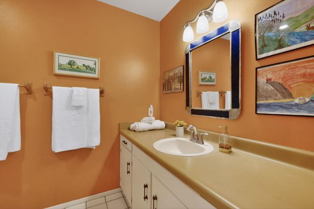 7012 Arroyo Del Oso Avenue NE, Albuquerque, NM 87109