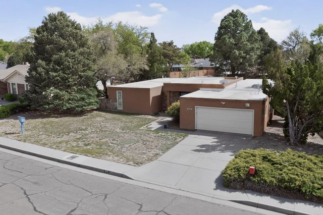 7012 Arroyo Del Oso Avenue NE, Albuquerque, NM 87109