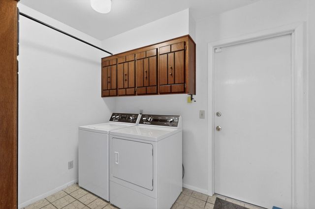 7012 Arroyo Del Oso Avenue NE, Albuquerque, NM 87109
