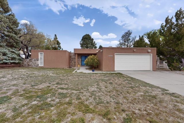 7012 Arroyo Del Oso Avenue NE, Albuquerque, NM 87109