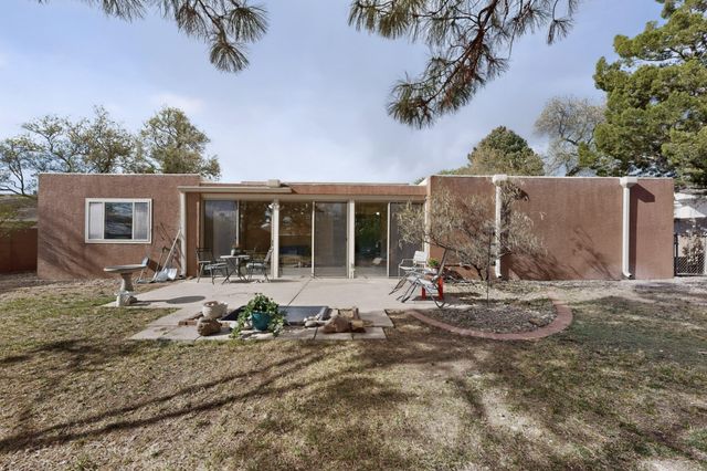 7012 Arroyo Del Oso Avenue NE, Albuquerque, NM 87109