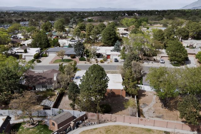 7012 Arroyo Del Oso Avenue NE, Albuquerque, NM 87109