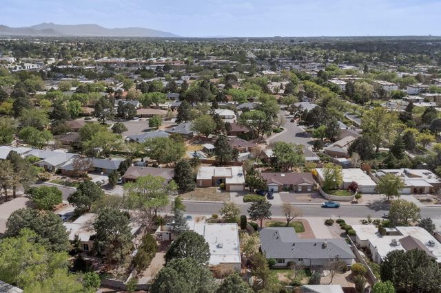 7012 Arroyo Del Oso Avenue NE, Albuquerque, NM 87109