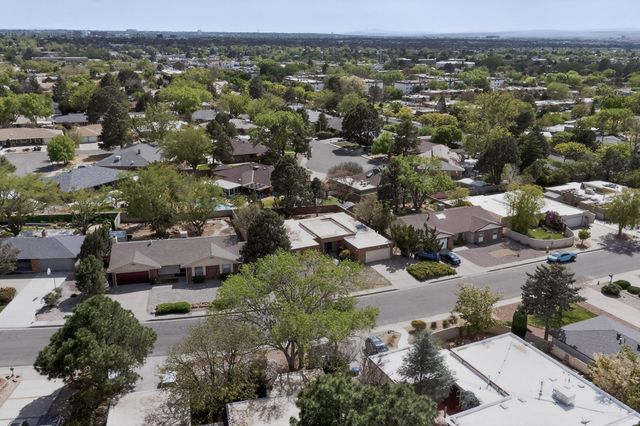 7012 Arroyo Del Oso Avenue NE, Albuquerque, NM 87109
