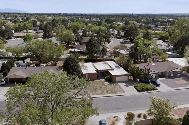 7012 Arroyo Del Oso Avenue NE, Albuquerque, NM 87109