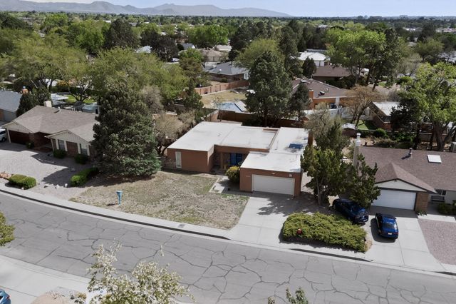 7012 Arroyo Del Oso Avenue NE, Albuquerque, NM 87109