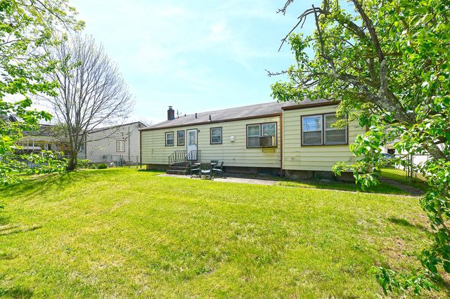 355 N Iowa Avenue, Massapequa, NY 11758